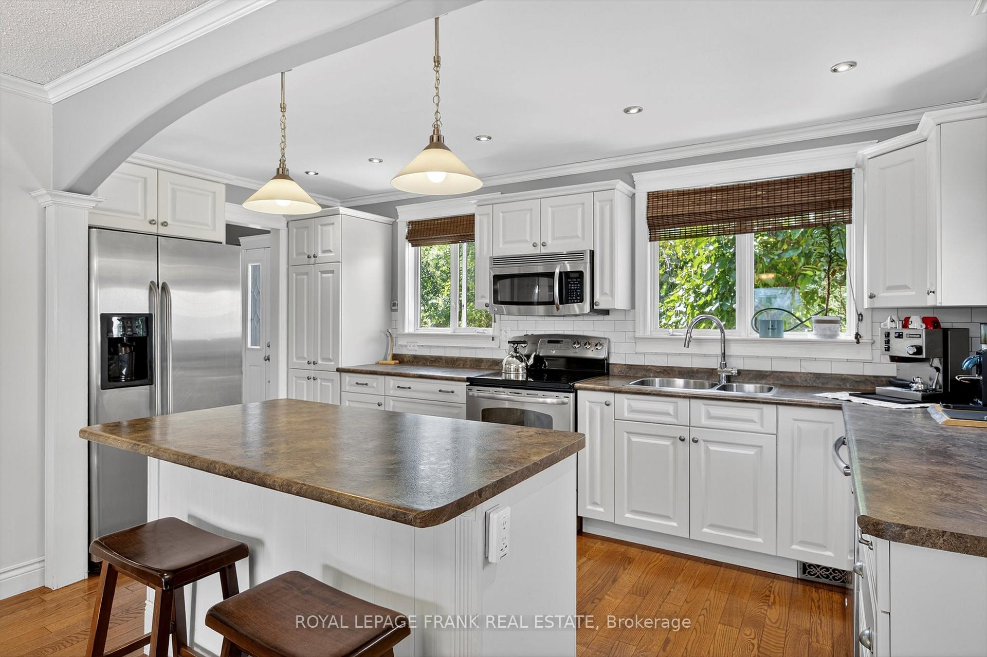 Photo 5 of 948 Golfview Road, Peterborough, Otonabee Ward 1 — HOMEH