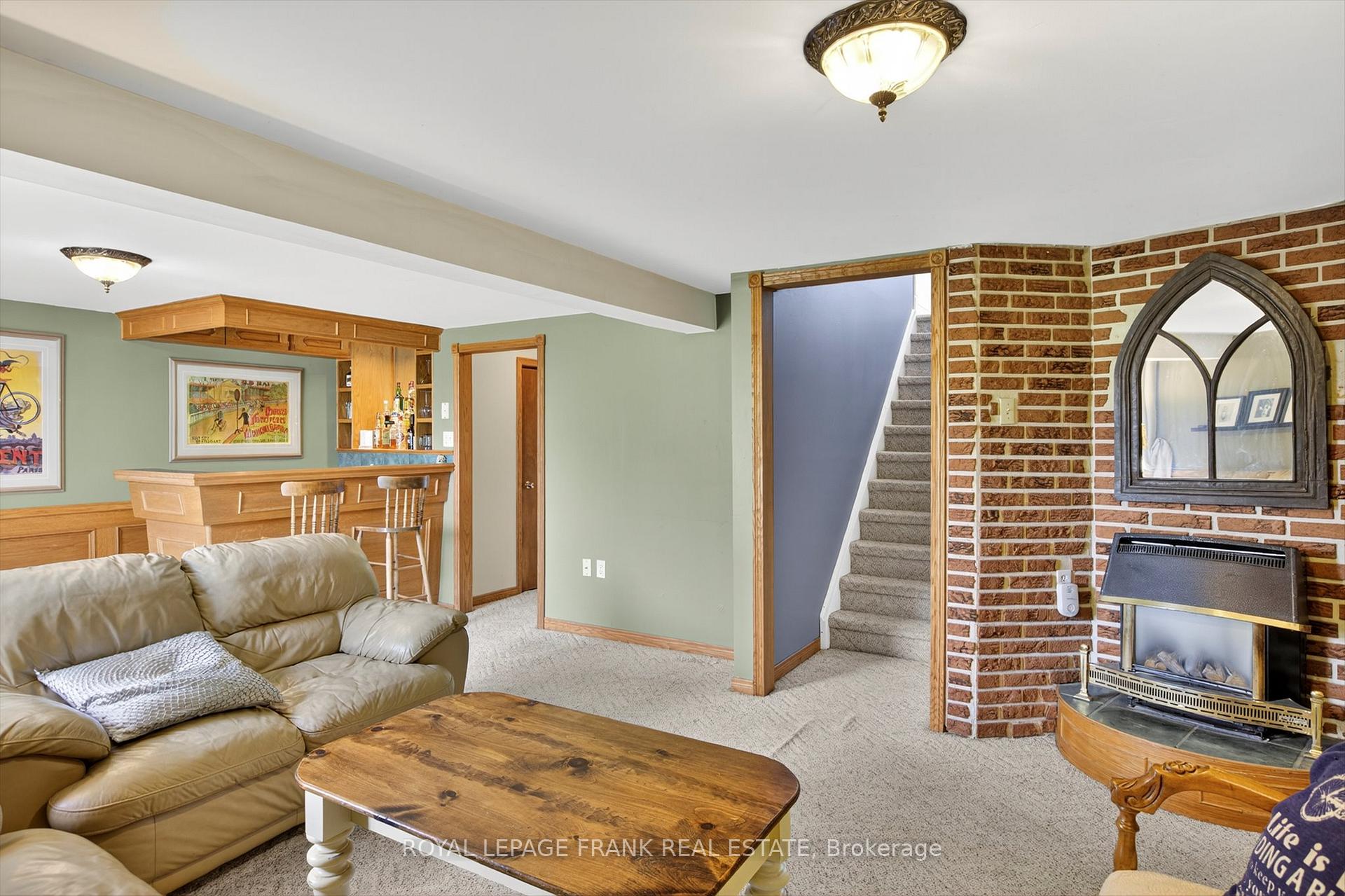 Photo 23 of 948 Golfview Road, Peterborough, Otonabee Ward 1 — HOMEH