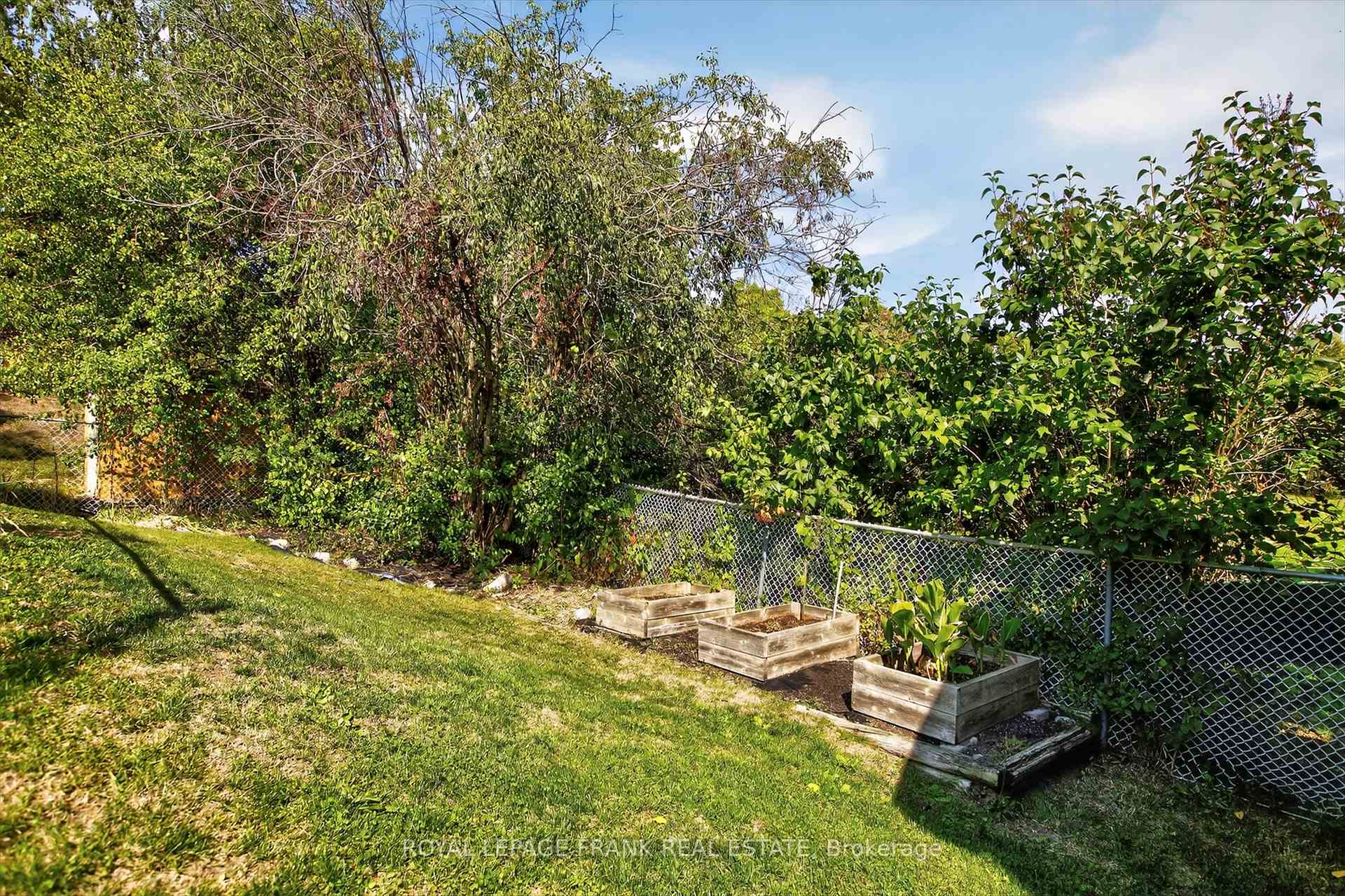 Photo 36 of 948 Golfview Road, Peterborough, Otonabee Ward 1 — HOMEH