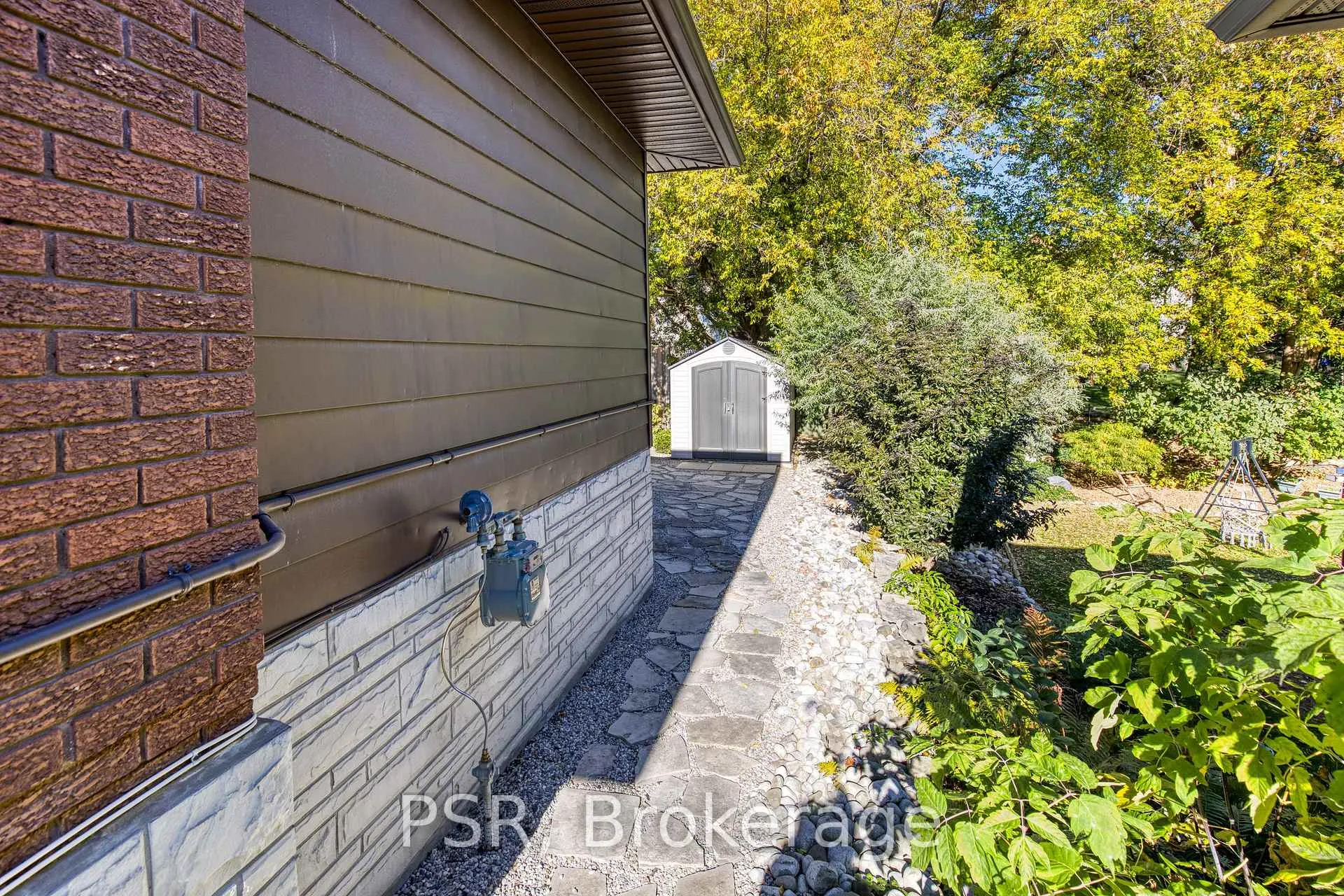 Photo 3 of 24 Burbank Road, Kitchener — HOMEH
