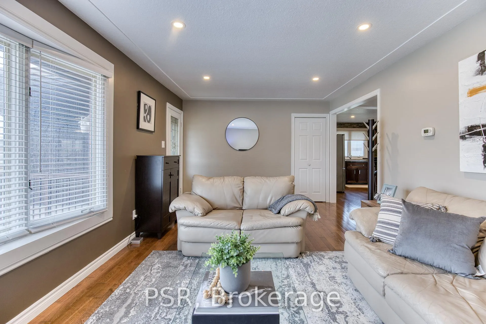 Photo 12 of 24 Burbank Road, Kitchener — HOMEH
