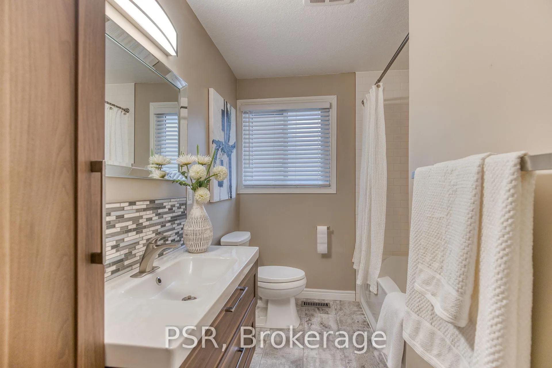 Photo 19 of 24 Burbank Road, Kitchener — HOMEH