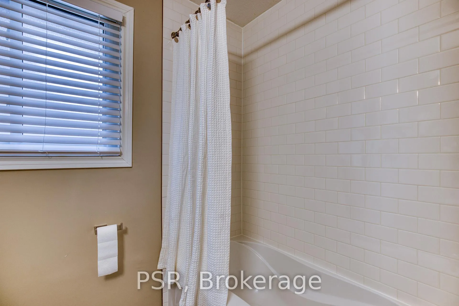 Photo 20 of 24 Burbank Road, Kitchener — HOMEH