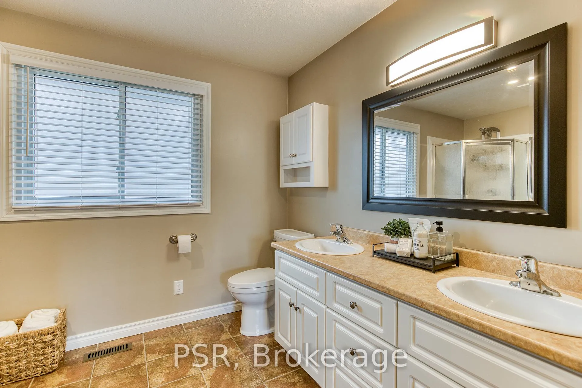 Photo 26 of 24 Burbank Road, Kitchener — HOMEH