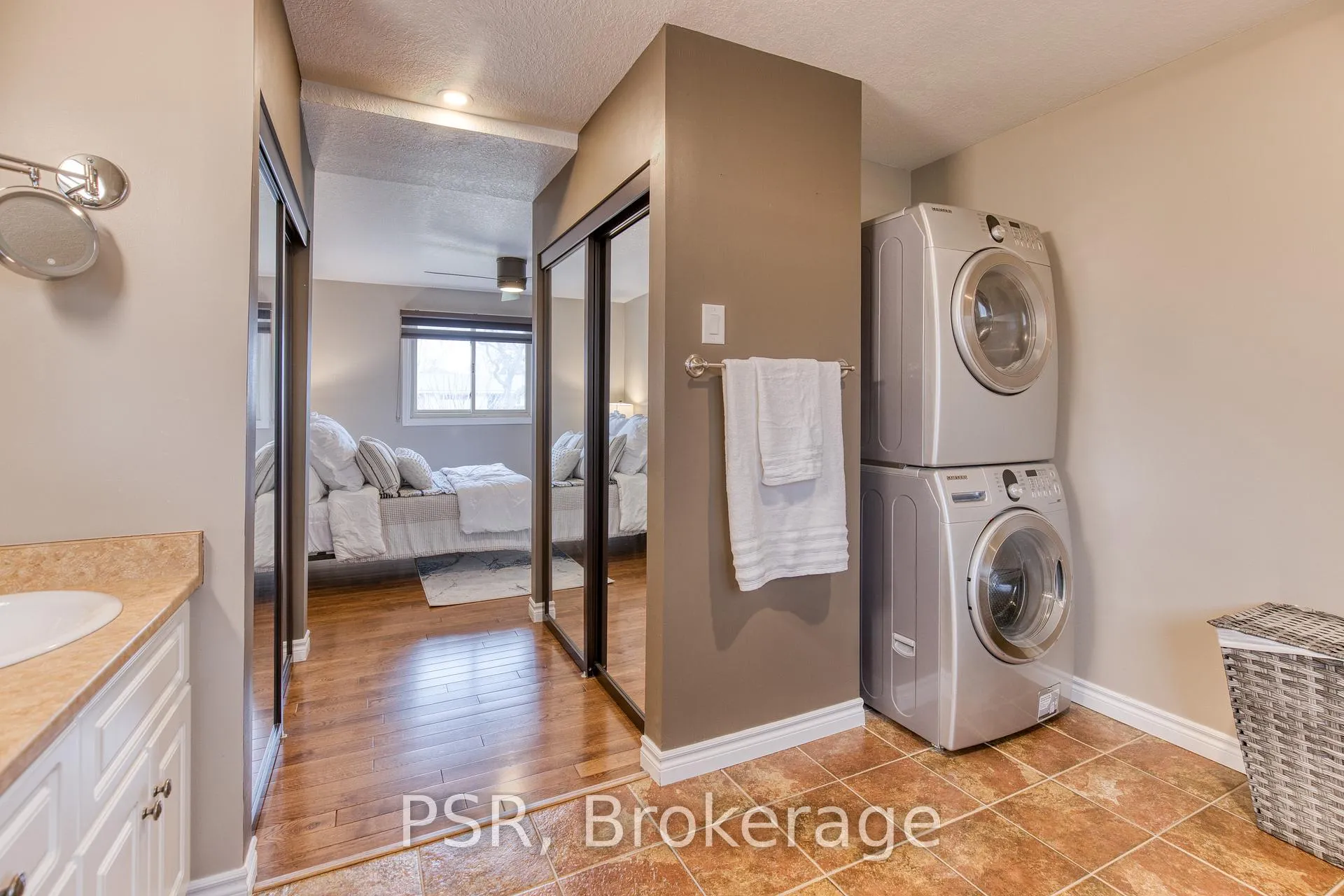 Photo 28 of 24 Burbank Road, Kitchener — HOMEH
