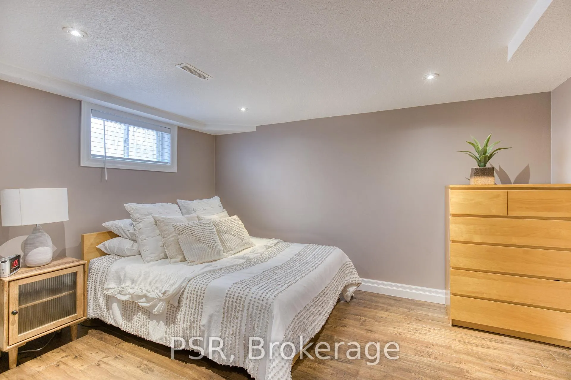 Photo 38 of 24 Burbank Road, Kitchener — HOMEH