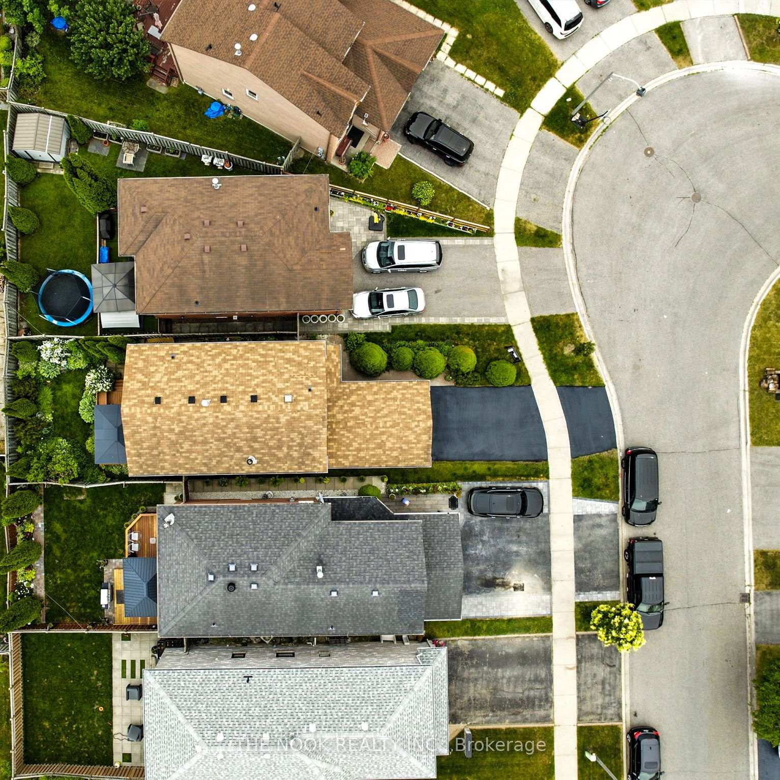 Photo 4 of 23 Sharp Crescent, Ajax, Central — HOMEH