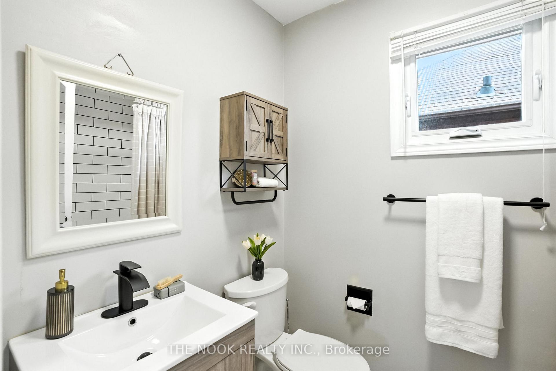 Photo 24 of 23 Sharp Crescent, Ajax, Central — HOMEH