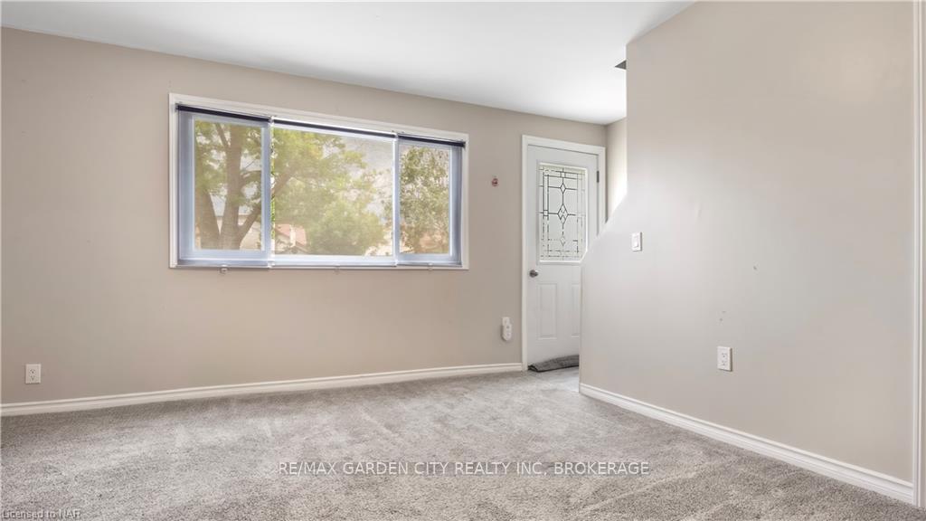 Photo 3 of 150 Iva Street, Welland, Lincoln/Crowland — HOMEH