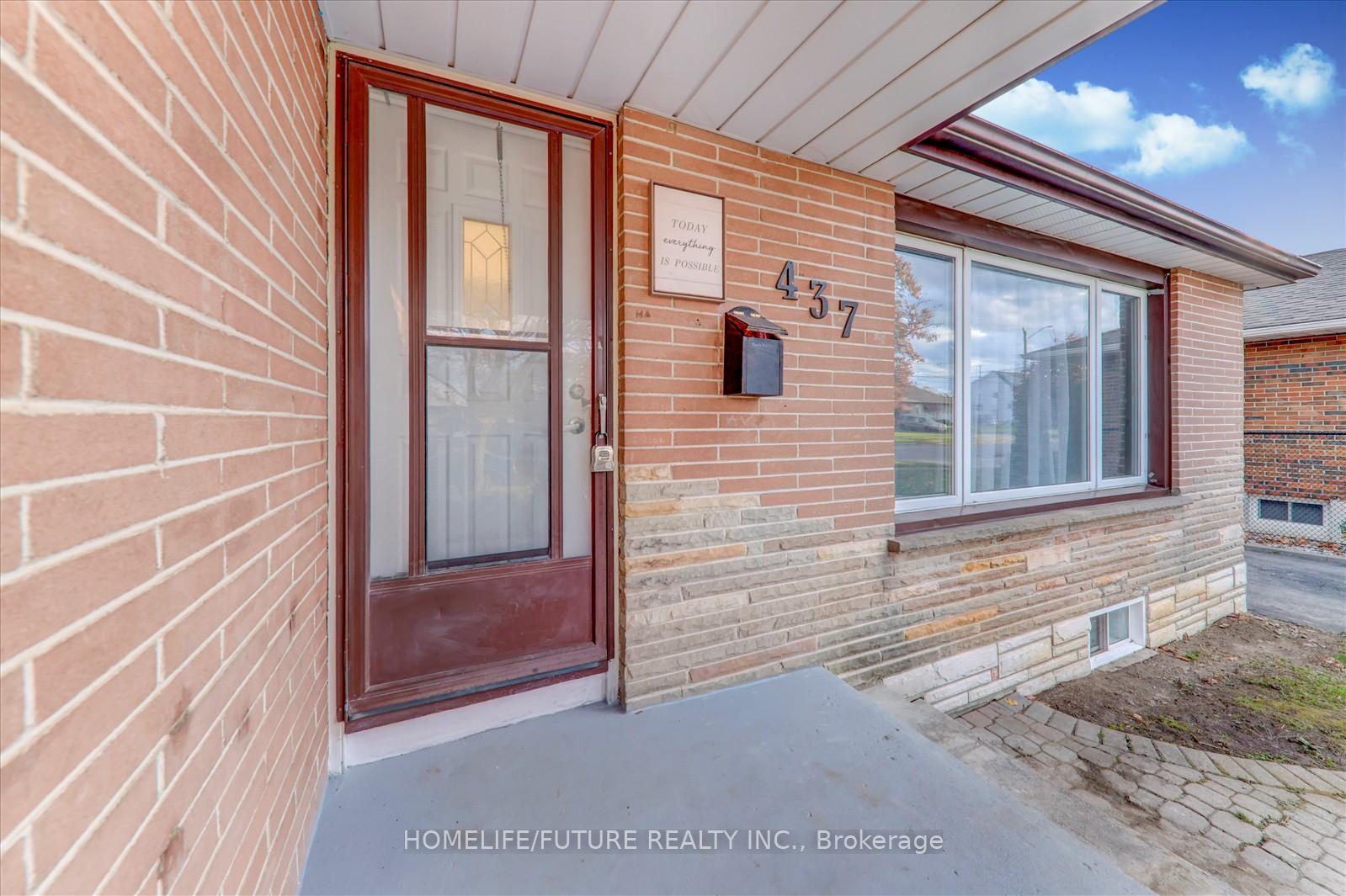 Photo 3 of 437 Fairleigh Avenue, Oshawa, McLaughlin — HOMEH