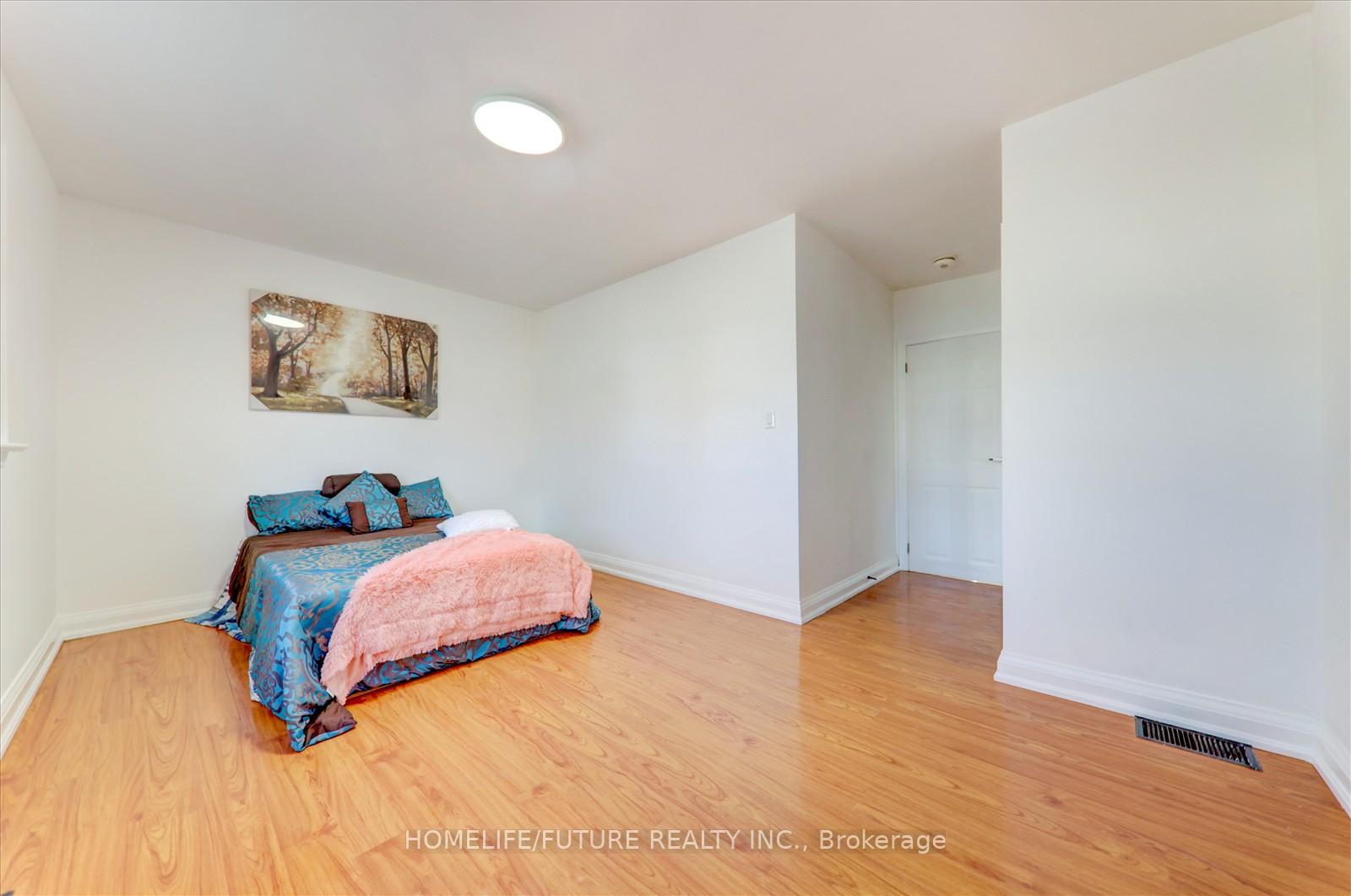 Photo 12 of 437 Fairleigh Avenue, Oshawa, McLaughlin — HOMEH