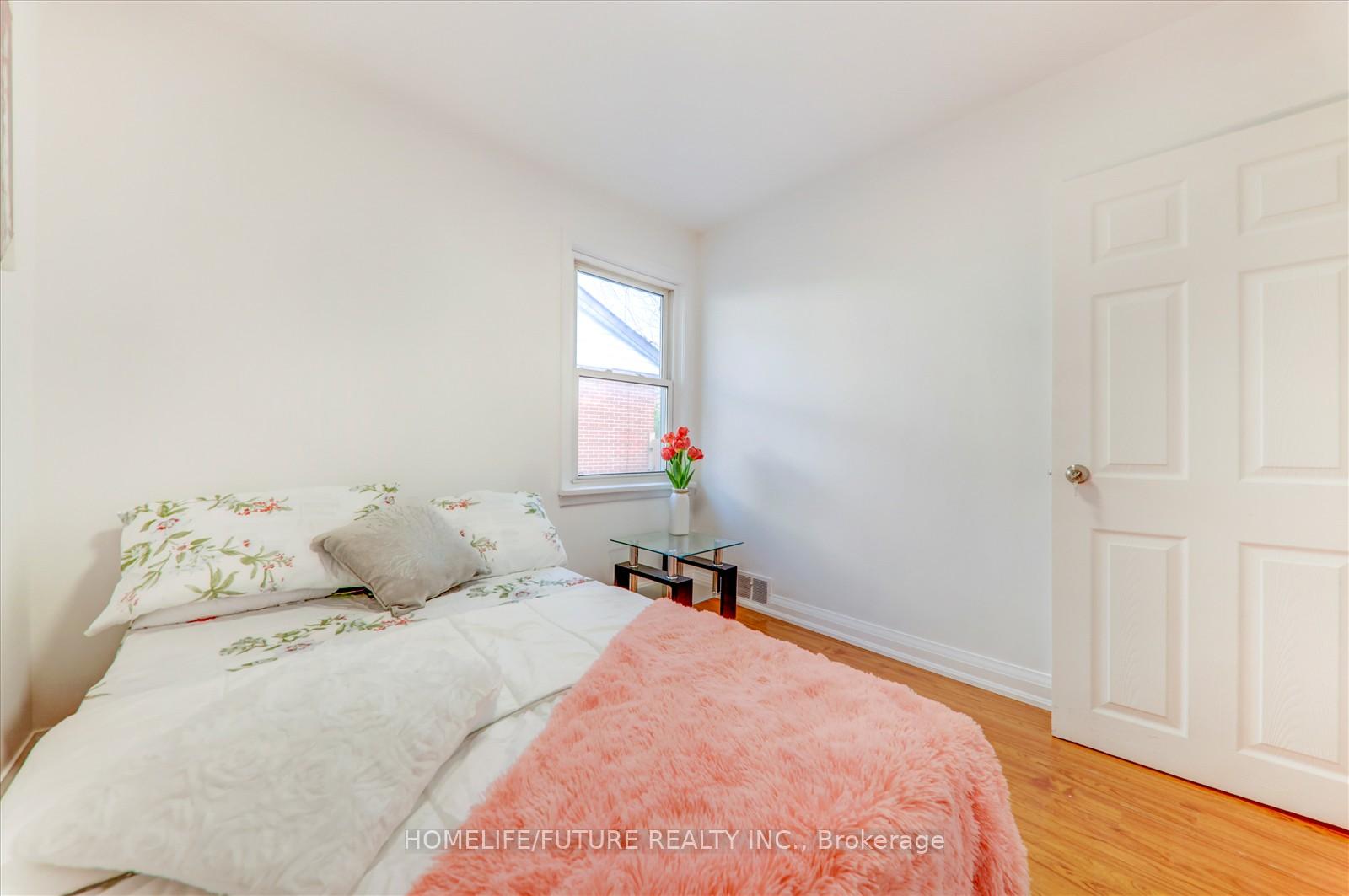 Photo 17 of 437 Fairleigh Avenue, Oshawa, McLaughlin — HOMEH