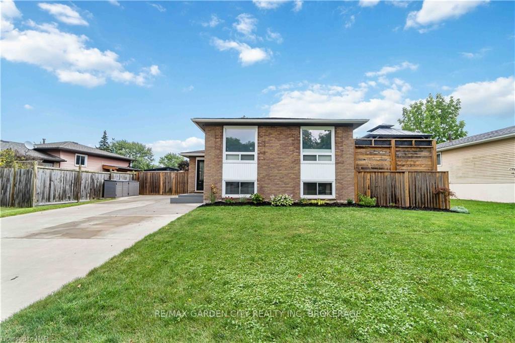 Front of 86 Leaside Drive