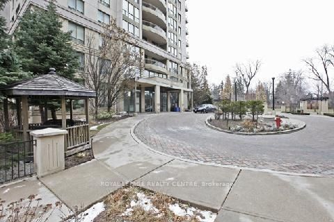 Photo 3 of Unit 711, 260 Doris Ave, North York, Willowdale East — HOMEH
