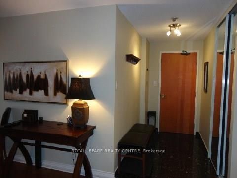 Photo 8 of Unit 711, 260 Doris Ave, North York, Willowdale East — HOMEH
