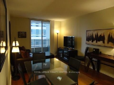Photo 7 of Unit 711, 260 Doris Ave, North York, Willowdale East — HOMEH