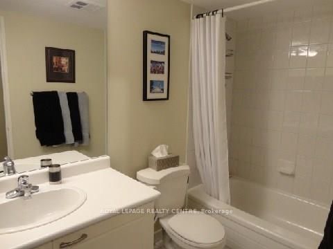 Photo 6 of Unit 711, 260 Doris Ave, North York, Willowdale East — HOMEH