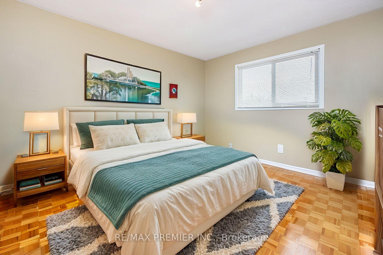 Photo 18 of 35 Cristina Crescent, Vaughan, East Woodbridge — HOMEH