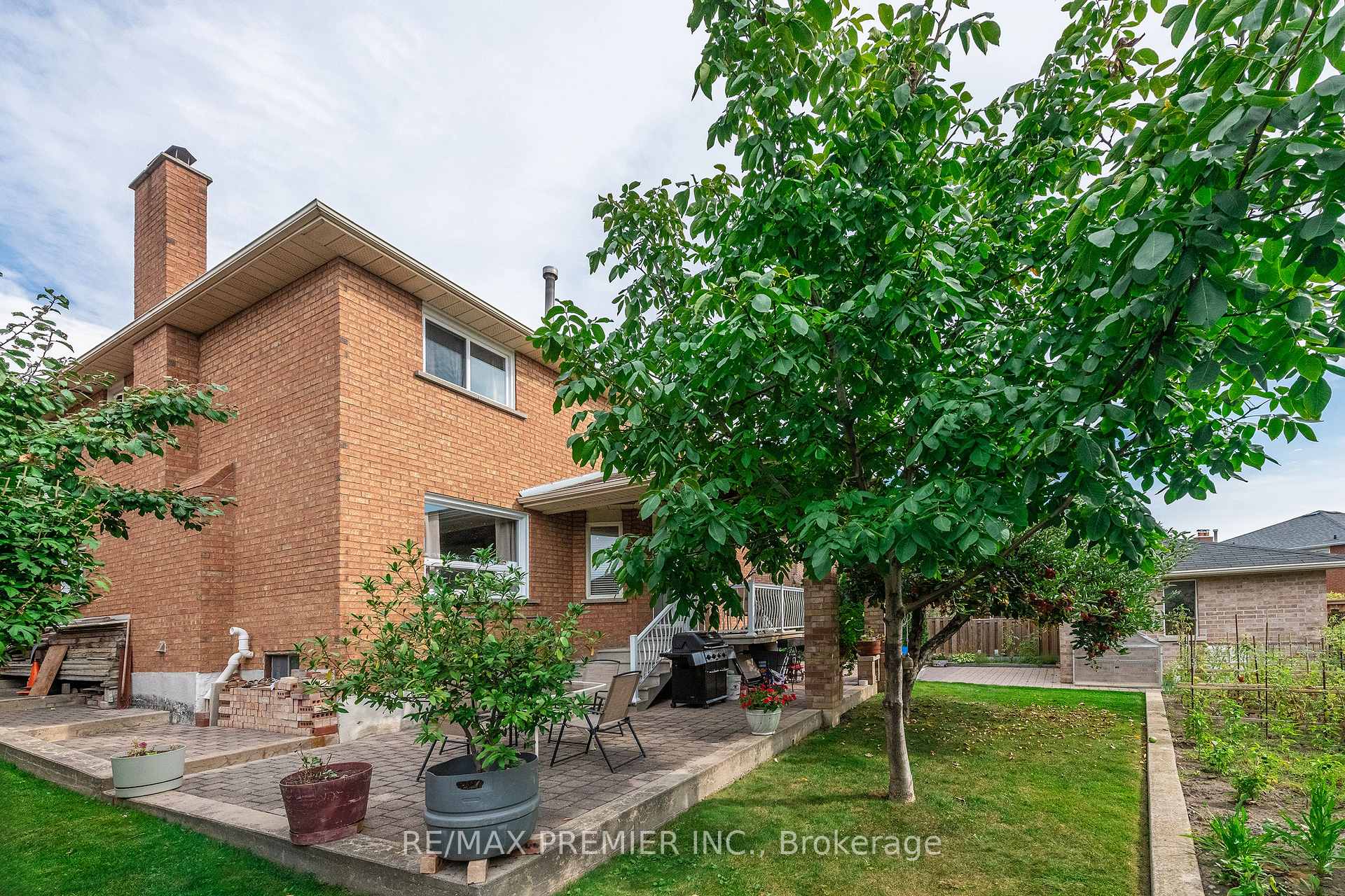 Photo 23 of 35 Cristina Crescent, Vaughan, East Woodbridge — HOMEH