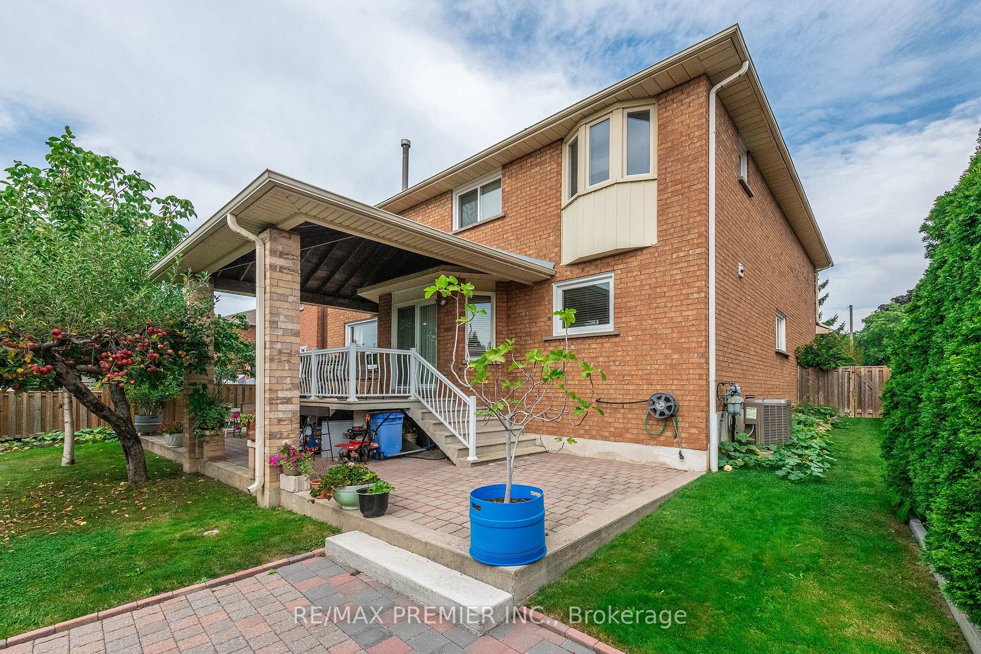 Photo 25 of 35 Cristina Crescent, Vaughan, East Woodbridge — HOMEH