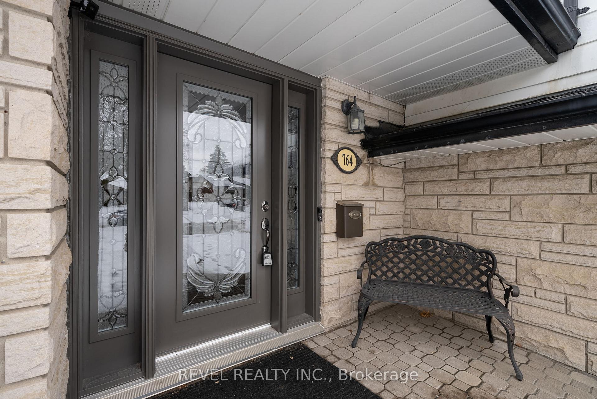 Photo 2 of 764 Ferndale Street, Oshawa, Northglen — HOMEH