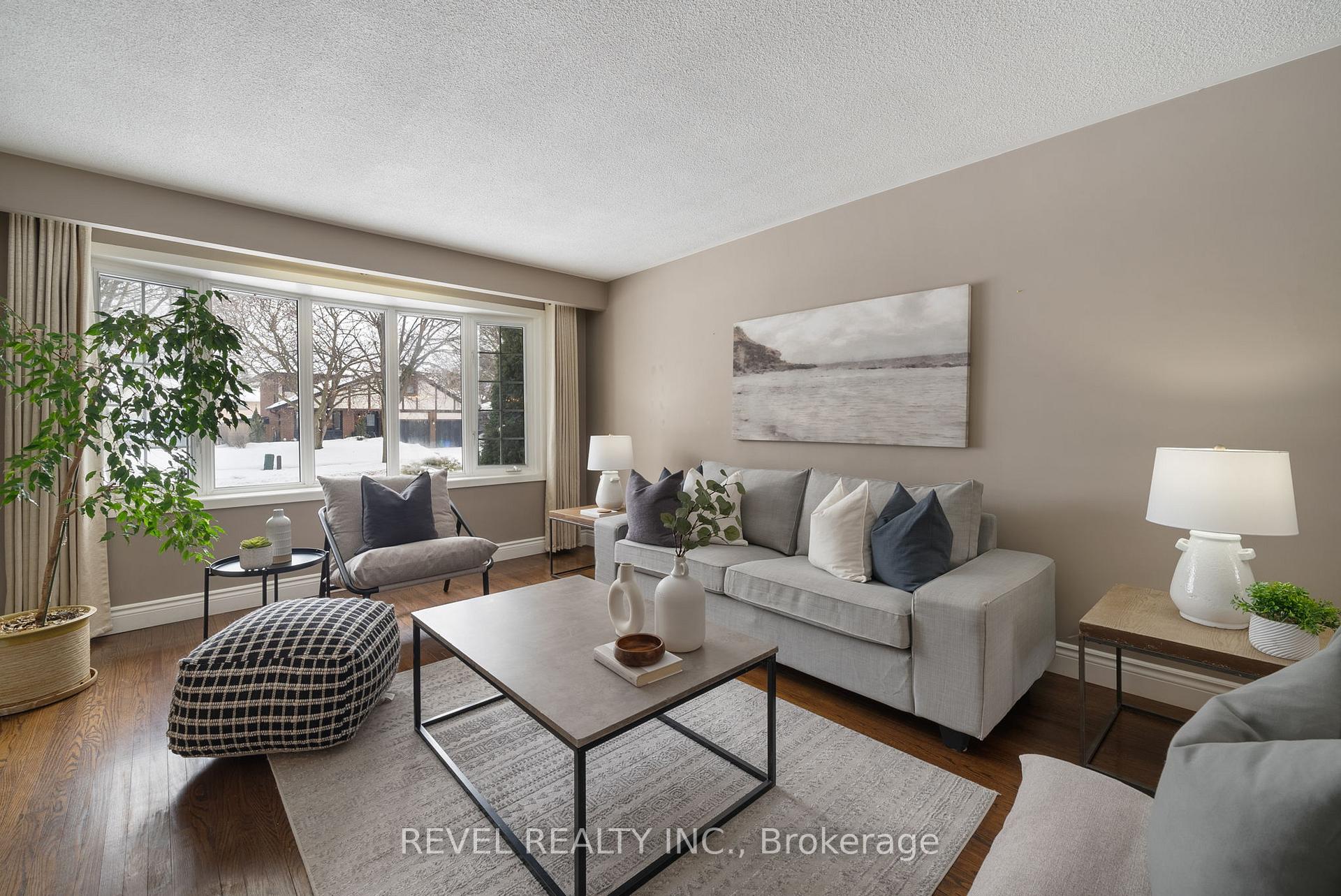 Photo 3 of 764 Ferndale Street, Oshawa, Northglen — HOMEH