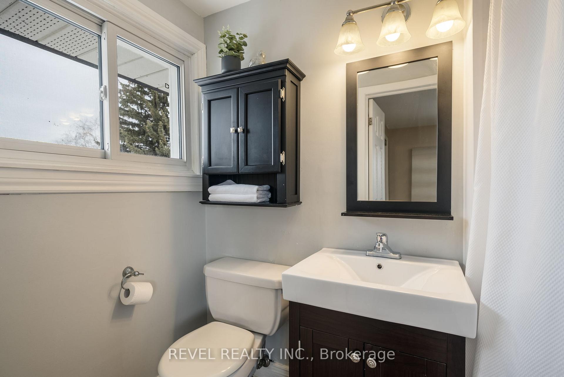 Photo 17 of 764 Ferndale Street, Oshawa, Northglen — HOMEH
