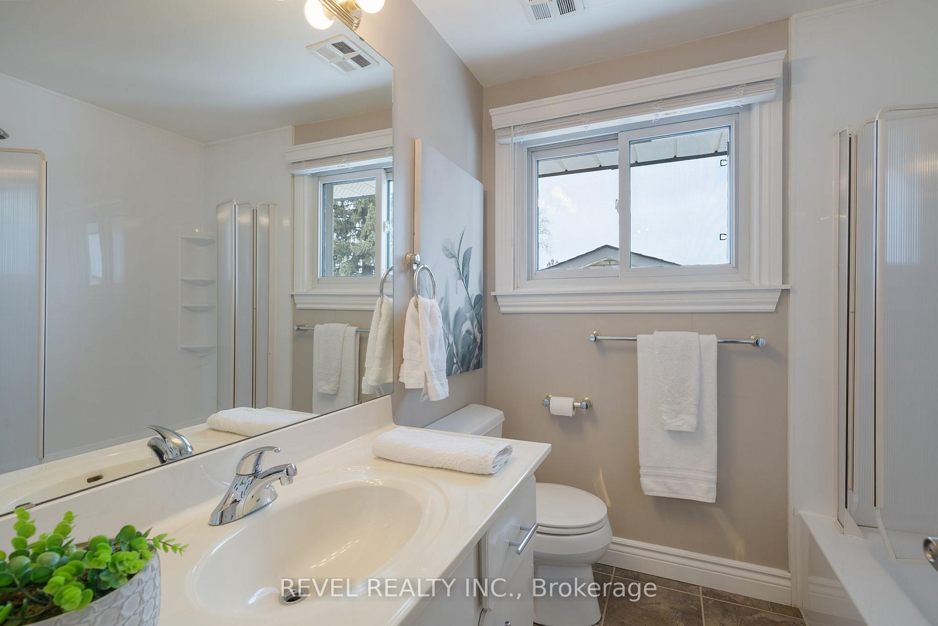 Photo 18 of 764 Ferndale Street, Oshawa, Northglen — HOMEH
