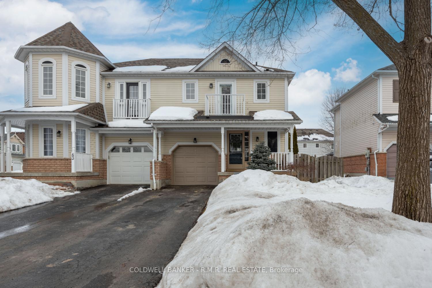 Photo 2 of 41 Four Winds Drive, Whitby, Port Whitby — HOMEH