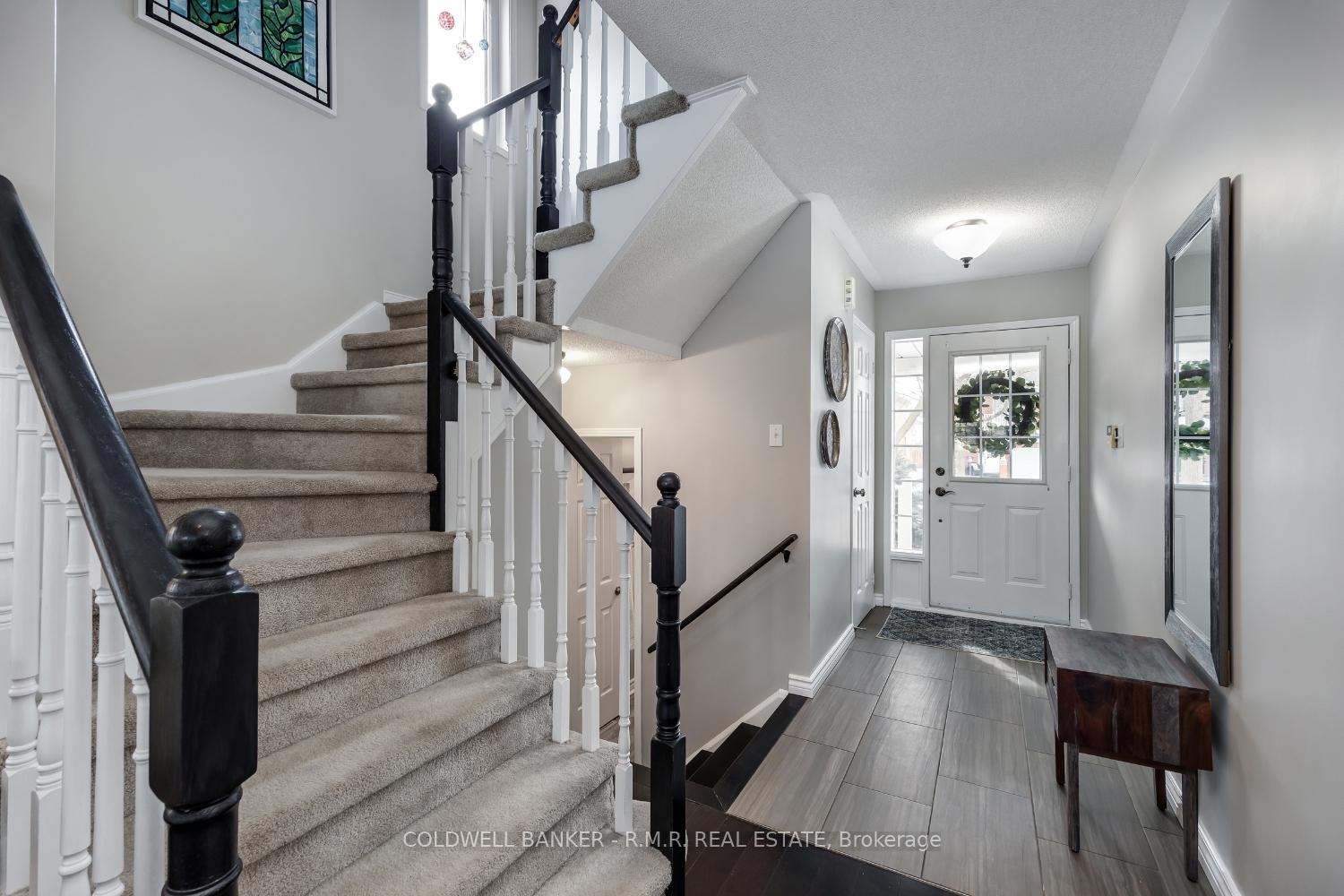 Photo 4 of 41 Four Winds Drive, Whitby, Port Whitby — HOMEH
