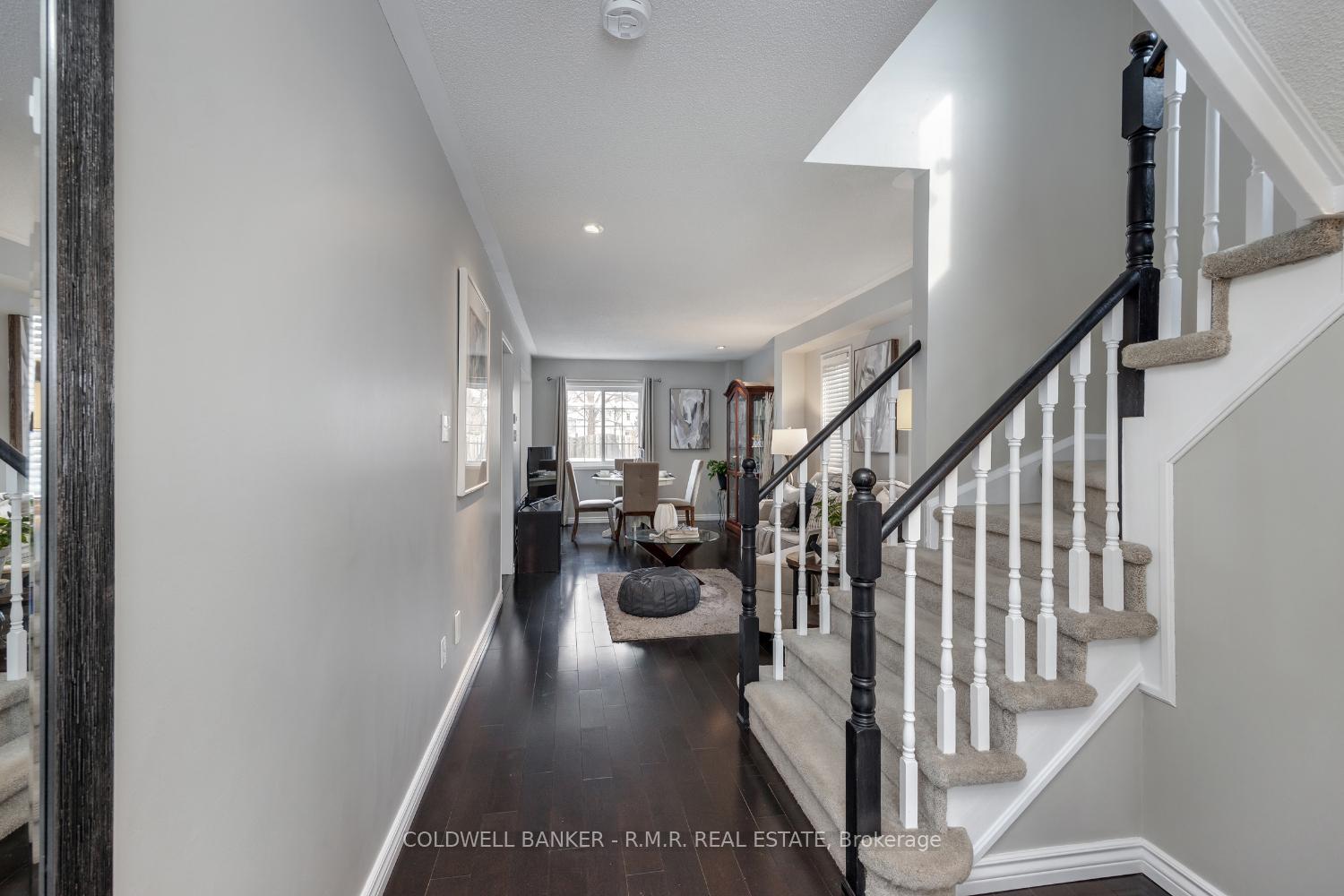 Photo 5 of 41 Four Winds Drive, Whitby, Port Whitby — HOMEH