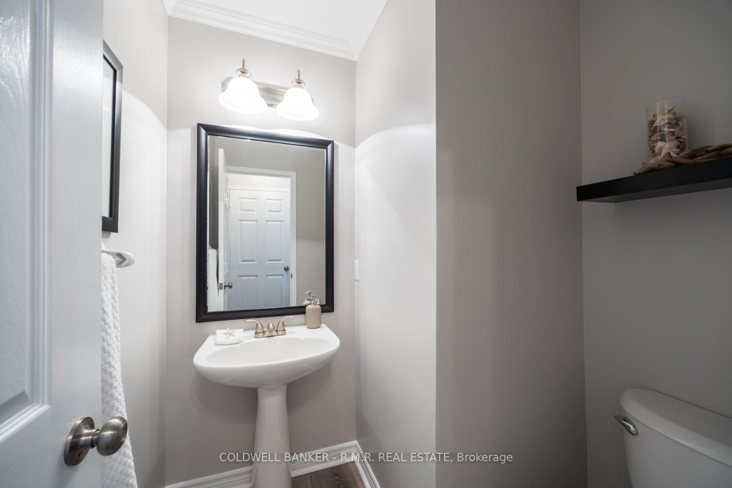 Photo 6 of 41 Four Winds Drive, Whitby, Port Whitby — HOMEH
