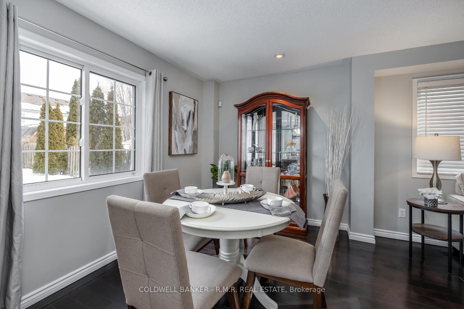 Photo 8 of 41 Four Winds Drive, Whitby, Port Whitby — HOMEH