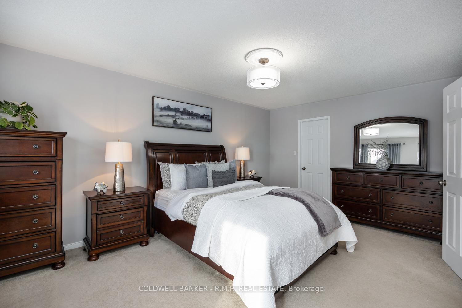 Photo 18 of 41 Four Winds Drive, Whitby, Port Whitby — HOMEH
