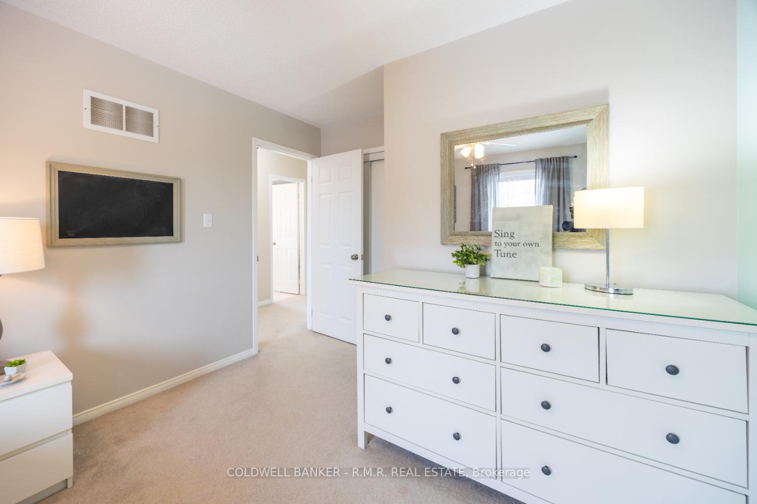 Photo 25 of 41 Four Winds Drive, Whitby, Port Whitby — HOMEH