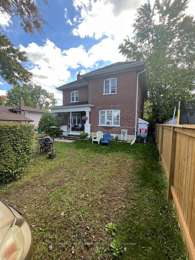 Photo 1 of 833 Crawford Drive, Peterborough, Otonabee Ward 1 — HOMEH