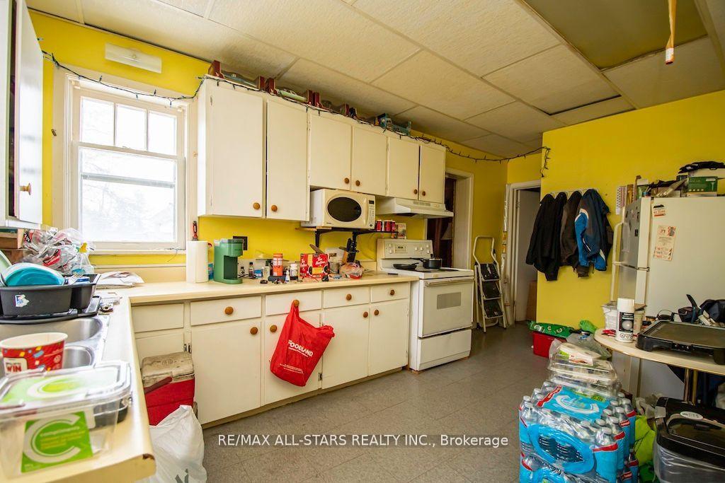 Photo 9 of 833 Crawford Drive, Peterborough, Otonabee Ward 1 — HOMEH
