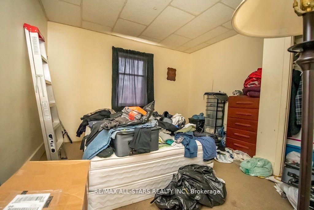Photo 11 of 833 Crawford Drive, Peterborough, Otonabee Ward 1 — HOMEH