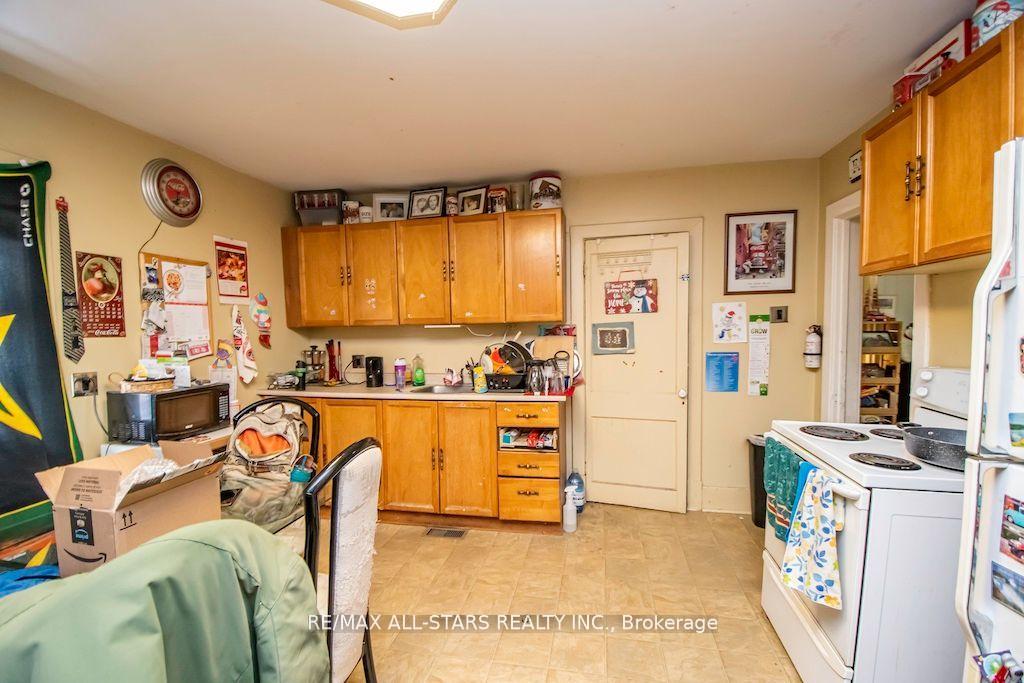 Photo 14 of 833 Crawford Drive, Peterborough, Otonabee Ward 1 — HOMEH