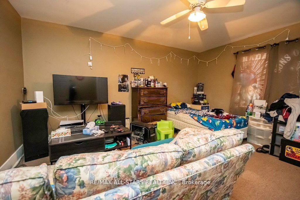 Photo 15 of 833 Crawford Drive, Peterborough, Otonabee Ward 1 — HOMEH