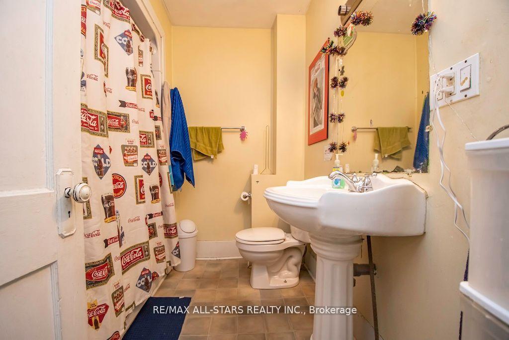 Photo 17 of 833 Crawford Drive, Peterborough, Otonabee Ward 1 — HOMEH