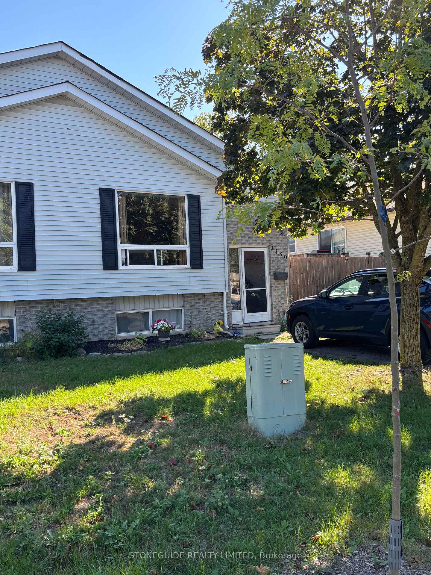 Photo 2 of 2180 Easthill Drive, Peterborough, Ashburnham Ward 4 — HOMEH