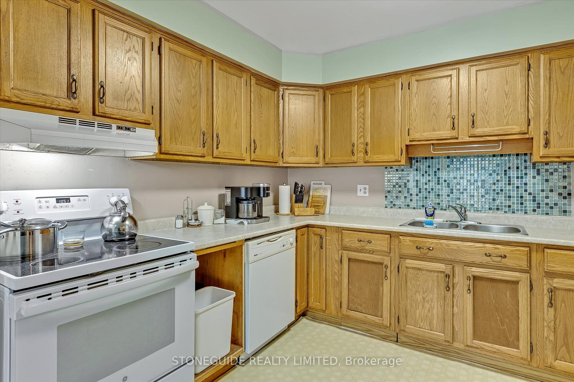 Photo 9 of 2180 Easthill Drive, Peterborough, Ashburnham Ward 4 — HOMEH
