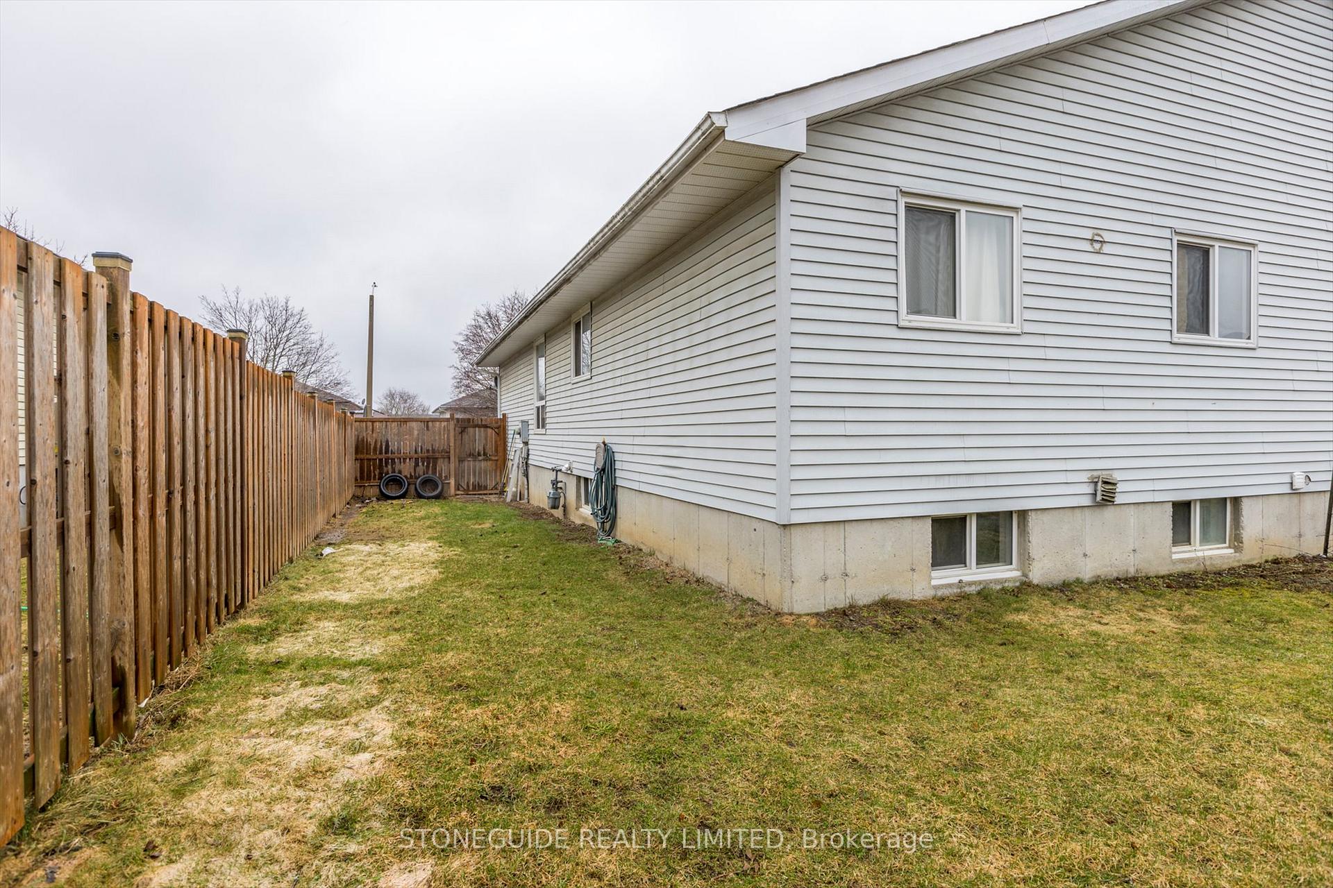 Photo 41 of 2180 Easthill Drive, Peterborough, Ashburnham Ward 4 — HOMEH