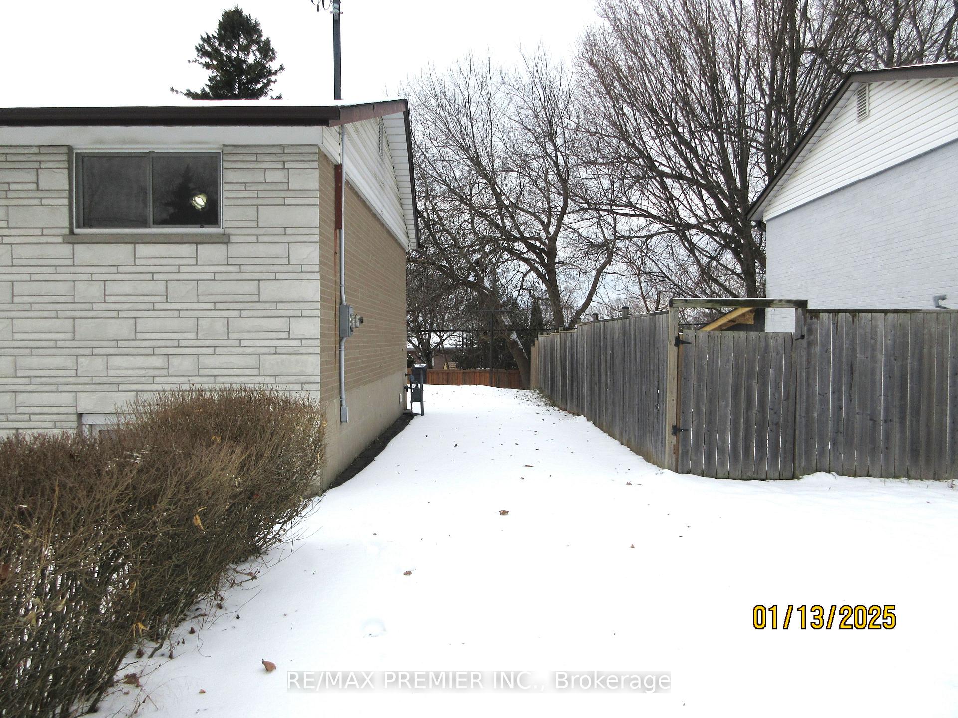 Photo 3 of 906 Bayview Avenue, Whitby, Downtown Whitby — HOMEH