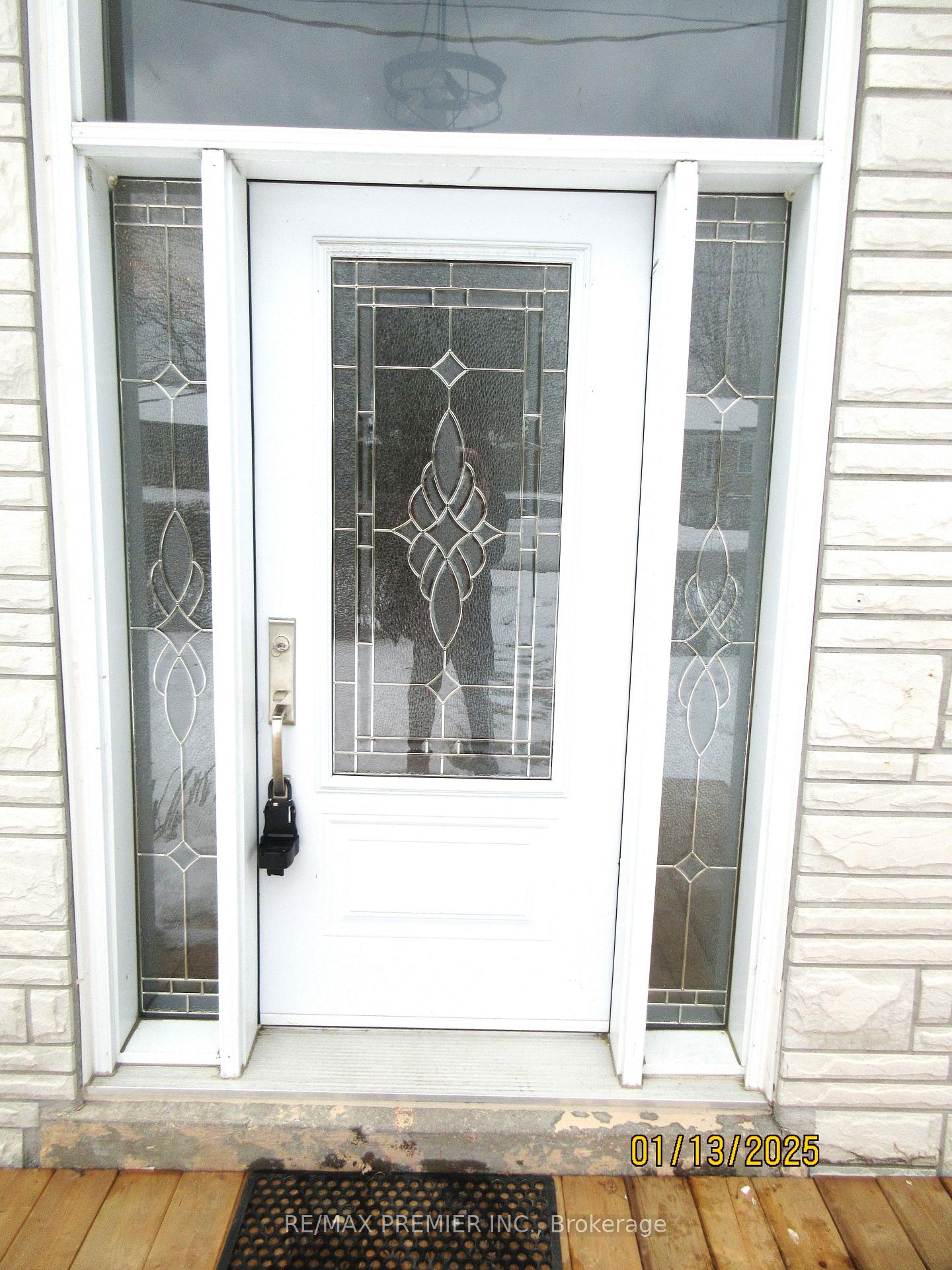 Photo 6 of 906 Bayview Avenue, Whitby, Downtown Whitby — HOMEH