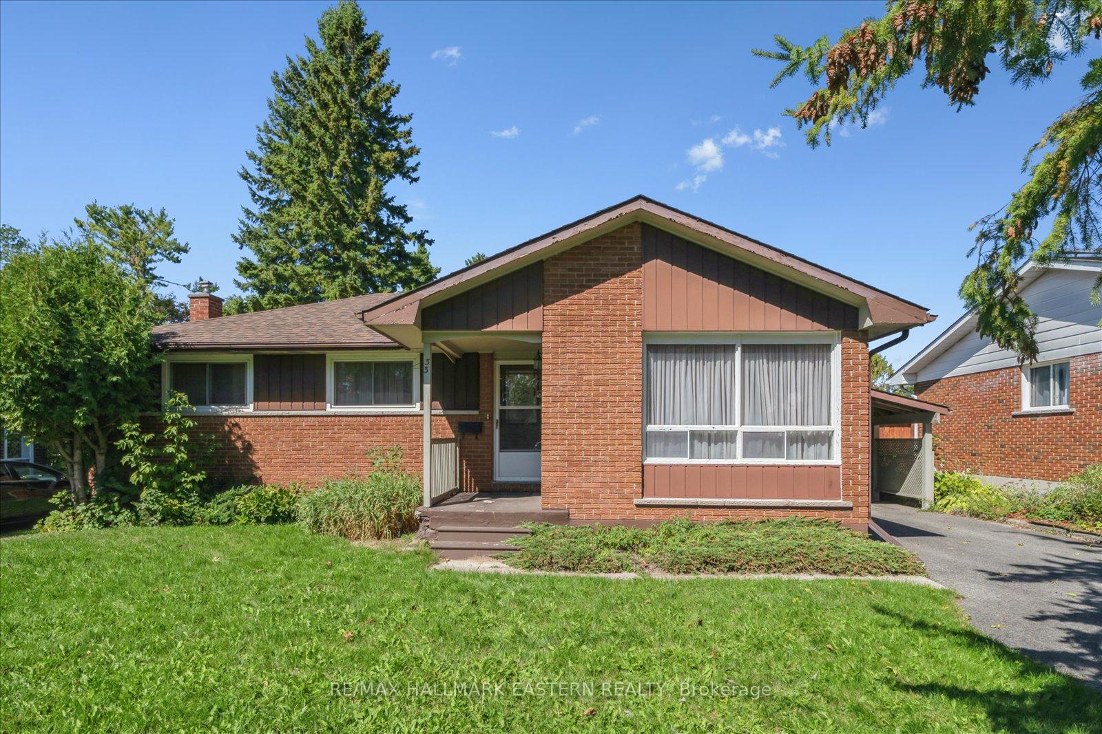 Photo 2 of 33 Springbrook Drive, Peterborough, Monaghan Ward 2 — HOMEH