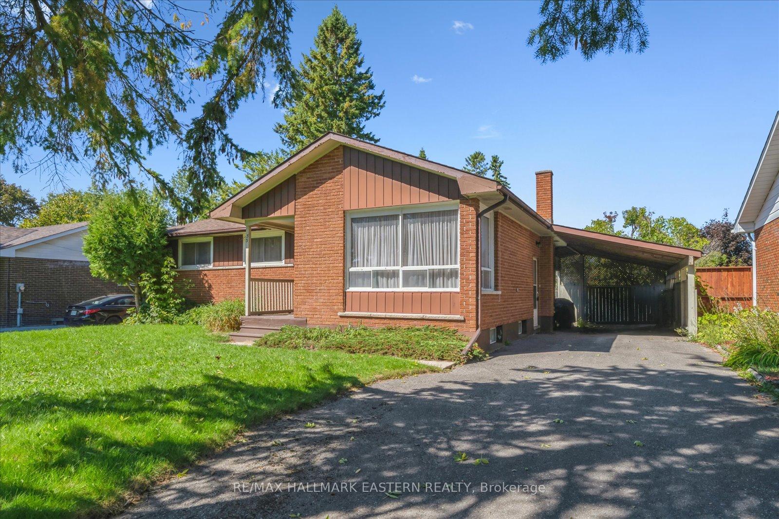 Photo 3 of 33 Springbrook Drive, Peterborough, Monaghan Ward 2 — HOMEH