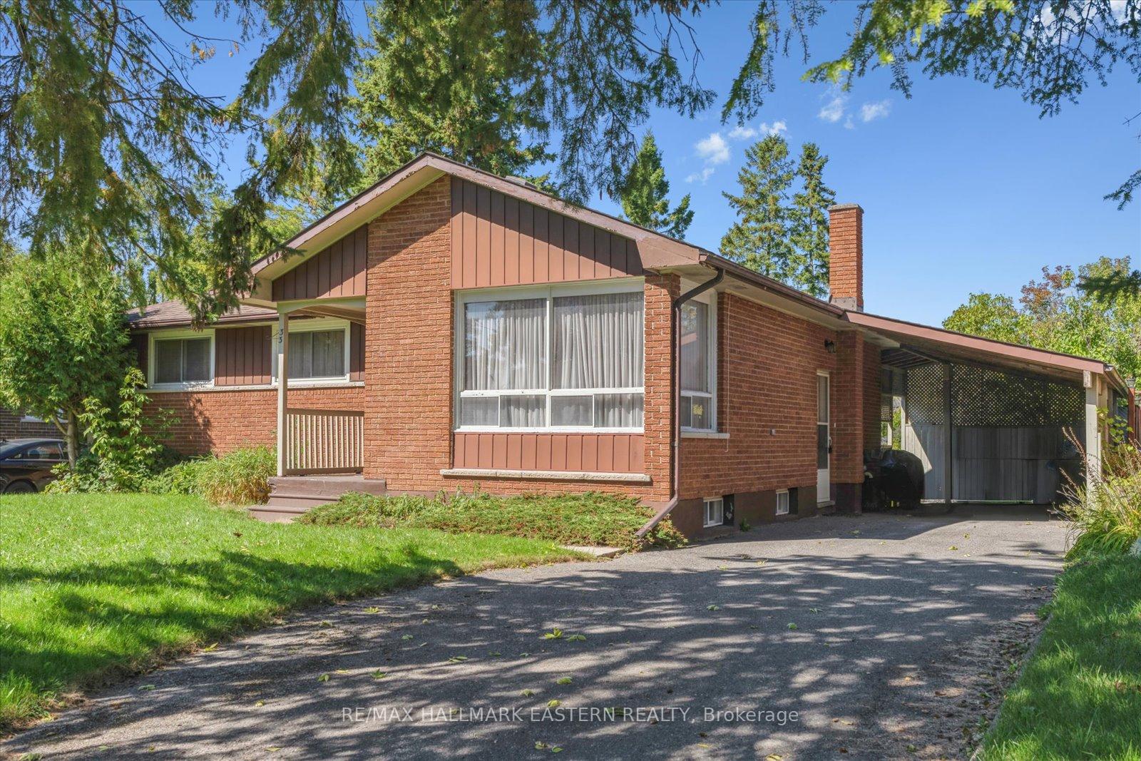 Photo 4 of 33 Springbrook Drive, Peterborough, Monaghan Ward 2 — HOMEH