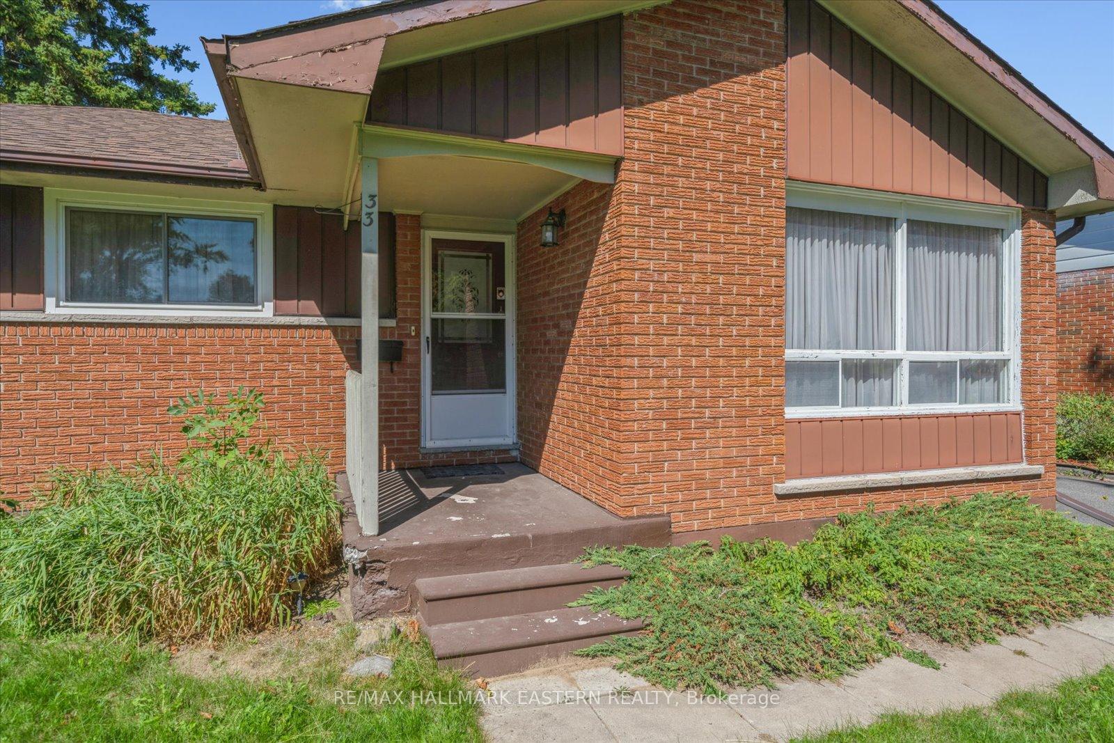 Photo 5 of 33 Springbrook Drive, Peterborough, Monaghan Ward 2 — HOMEH
